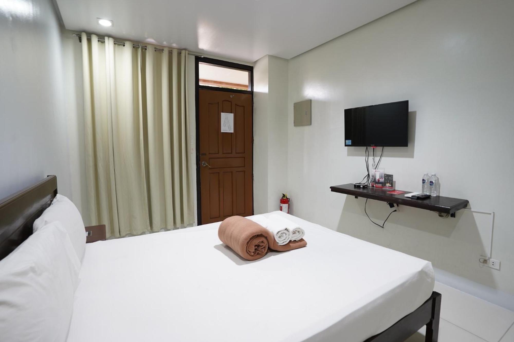 Arzo Hotel Grand Lodge Манила Экстерьер фото