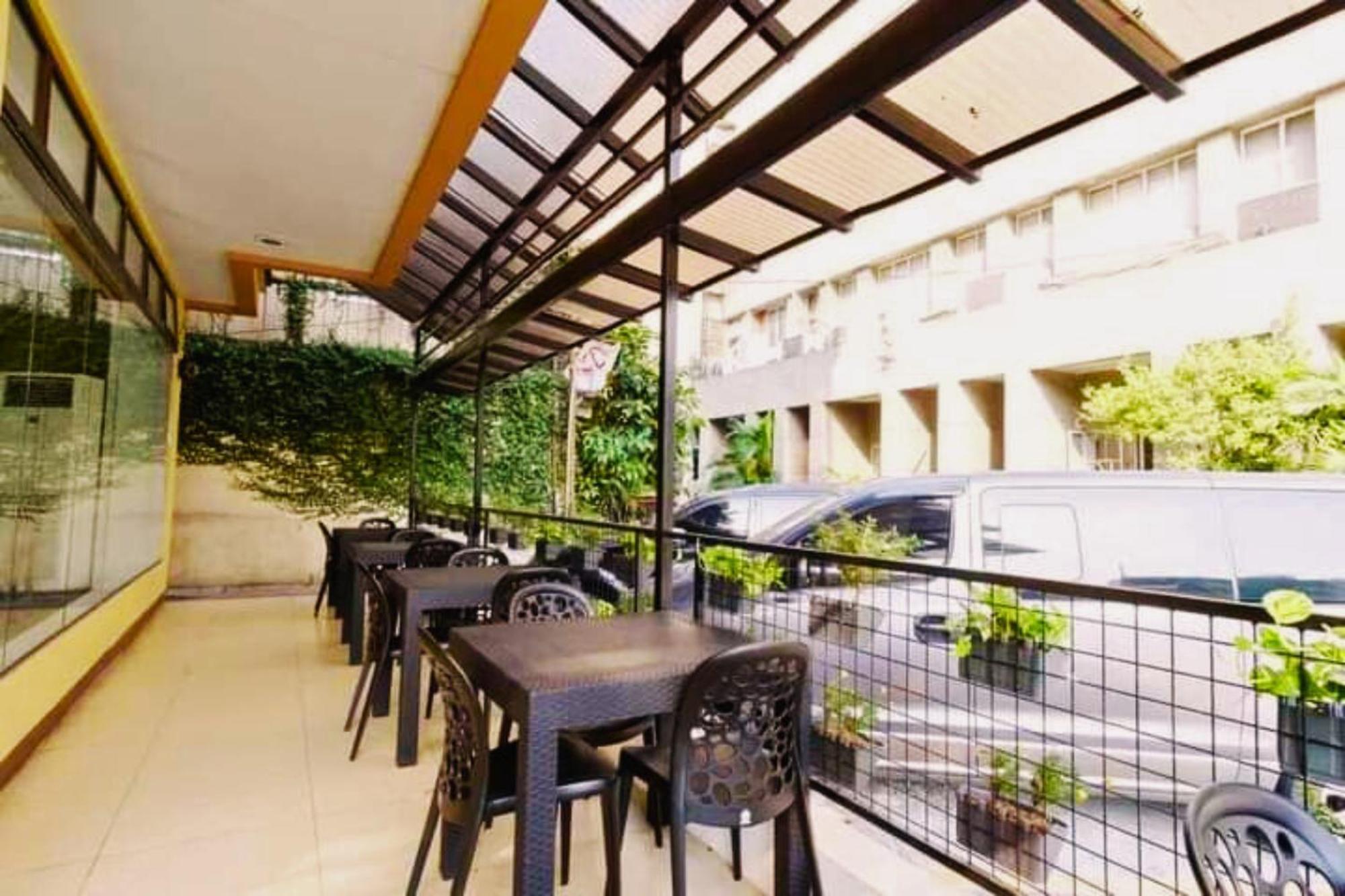 Arzo Hotel Grand Lodge Манила Экстерьер фото