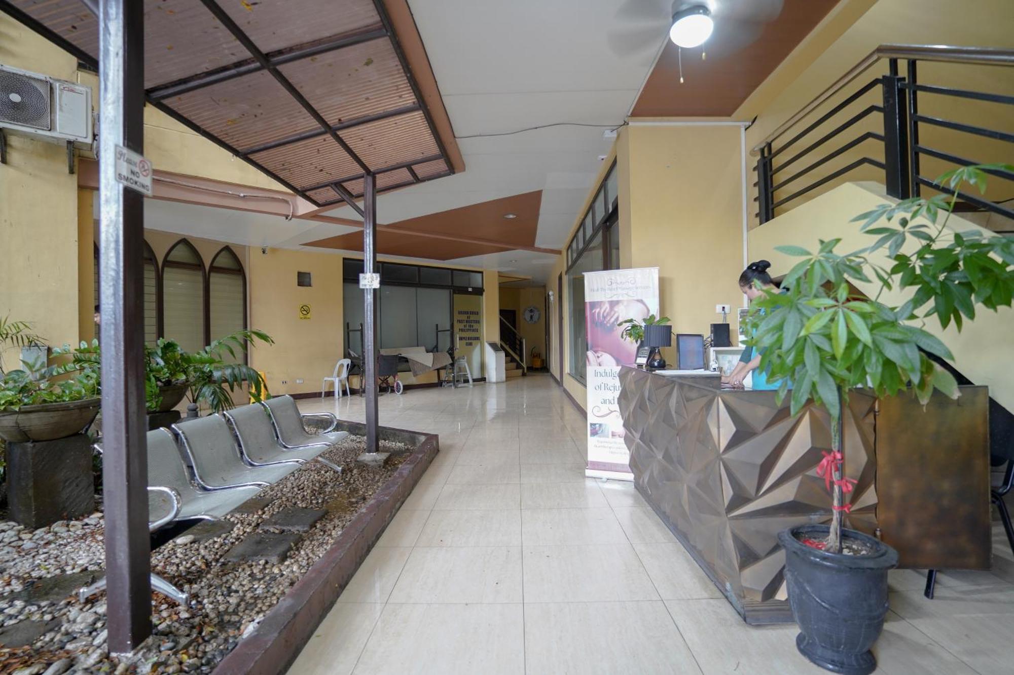 Arzo Hotel Grand Lodge Манила Экстерьер фото